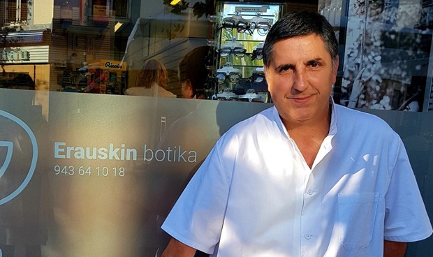 El farmacéutico que ha plantado cara a la banca: "Es una obligación moral"