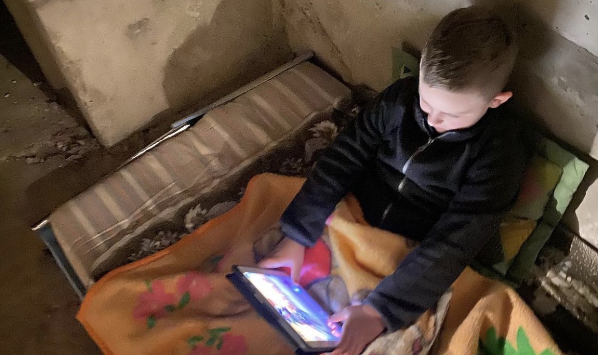 Kostya, el niño operado de cáncer en España que vive en un búnker ucraniano