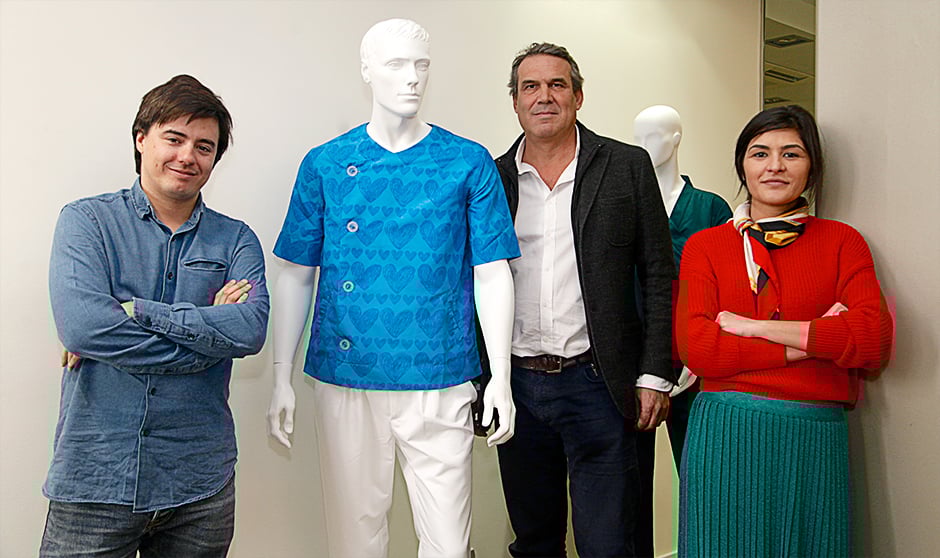 La ropa sanitaria salta de la consulta a la pasarela