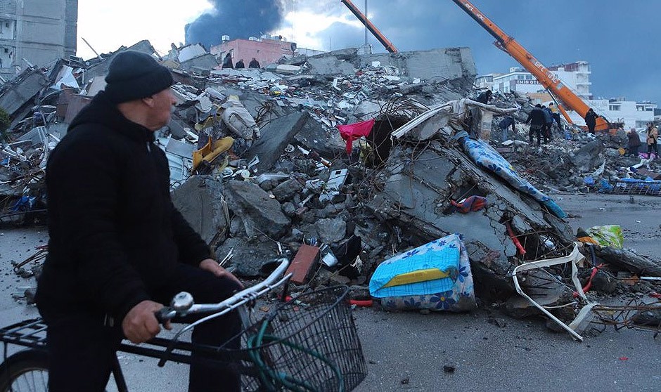 Sanitarios españoles acuden a la llamada de auxilio por el terremoto en Turquía 