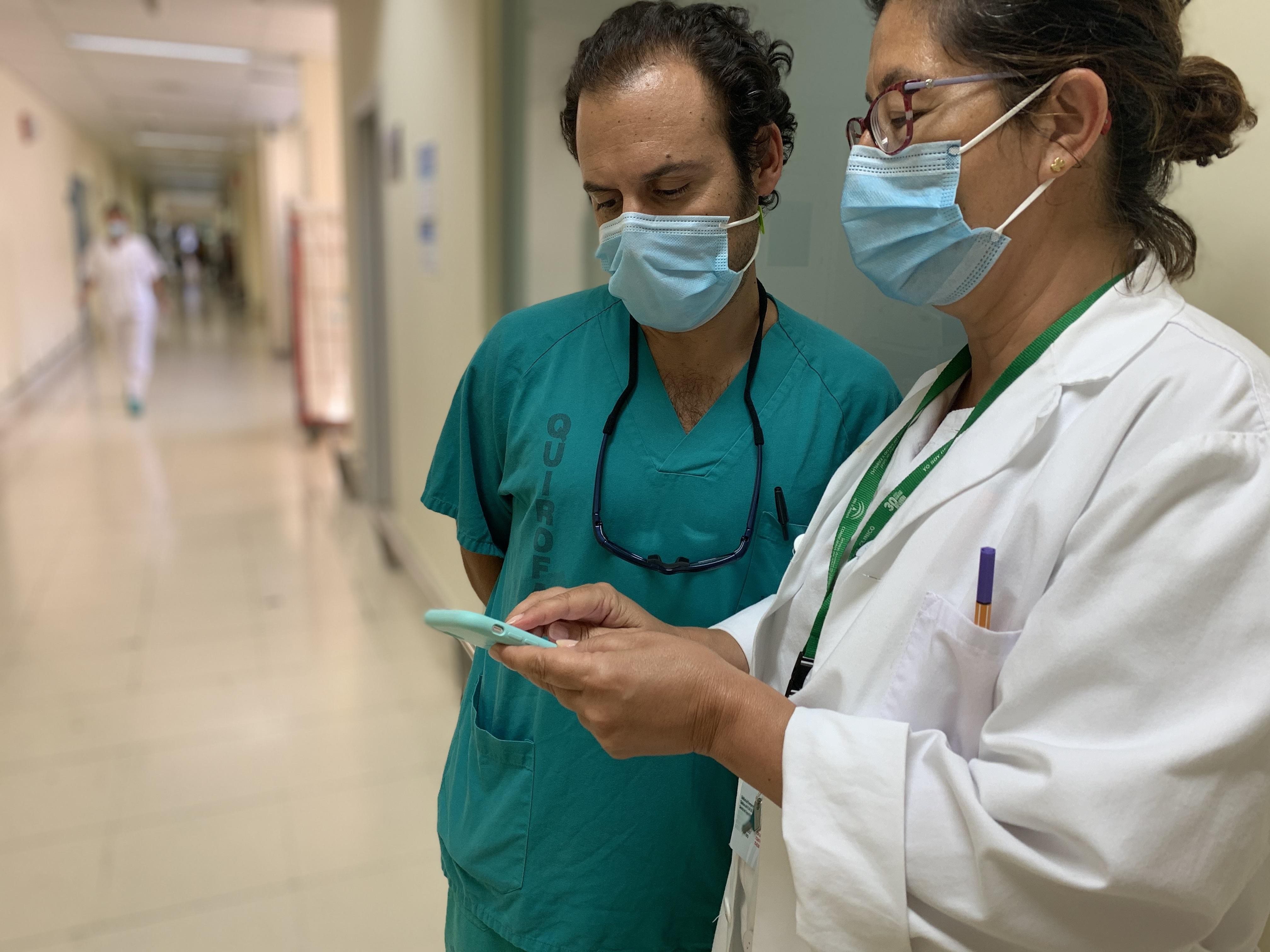 Los españoles empezaron la quinta ola Covid poniendo un notable al SNS