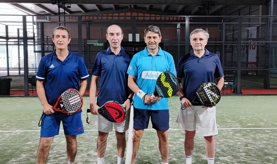 El Colegio Oficial de Médicos de Lugo organiza el primer campeonato de pádel para médicos en España.