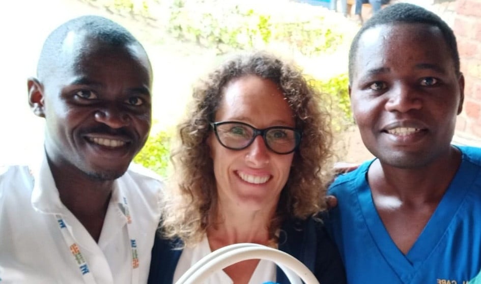 Médico cooperante, una vocación al límite que puede costar 4.000 euros