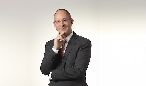 Qué saber antes de comprar acciones en el sector sanitario