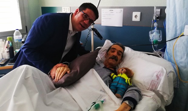 Una boda en una ambulancia o cómo cumplir el último deseo de un paciente