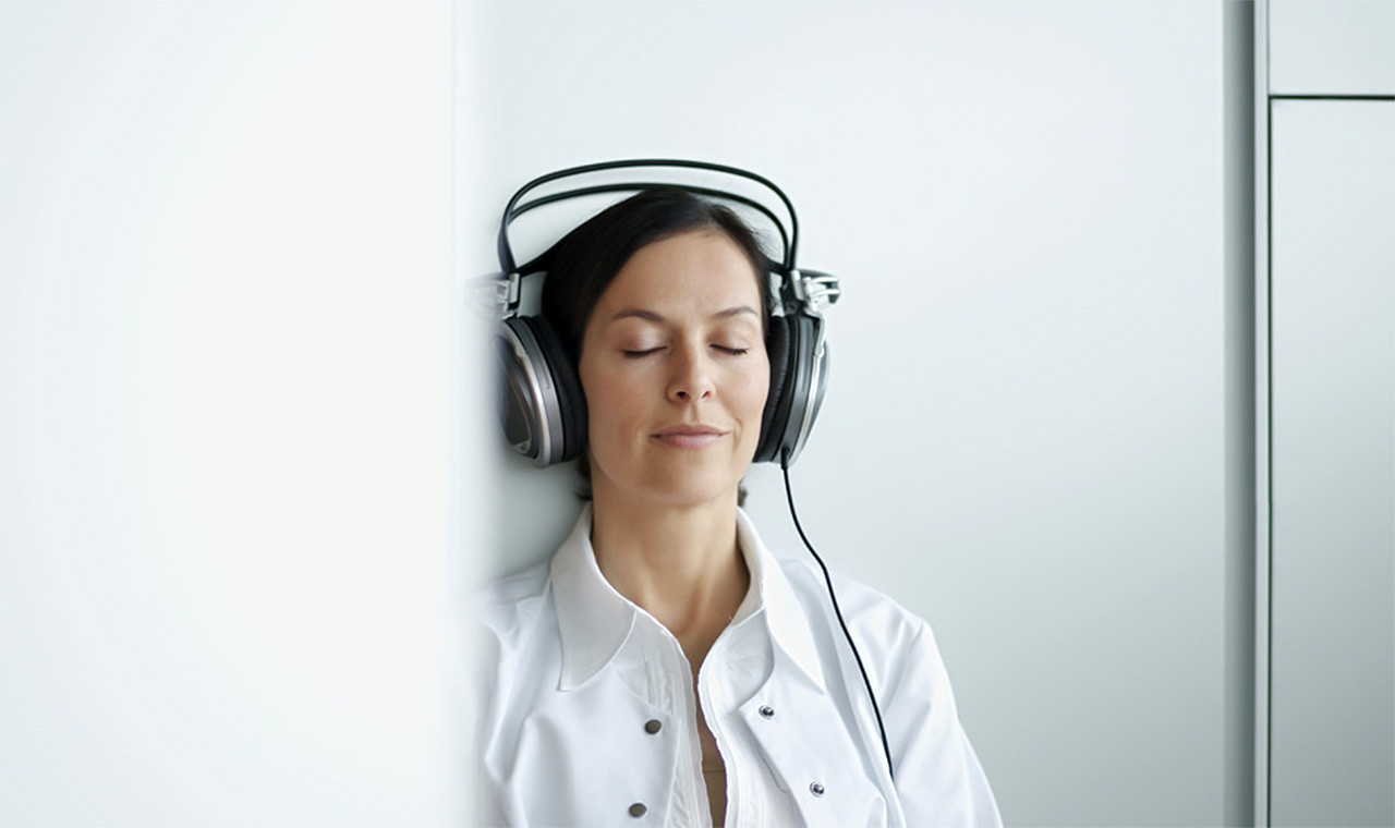 ¿Tienen los pacientes bandas sonoras? Una médica detalla casos donde está con pacientes y le vienen a la mente letras de canciones.