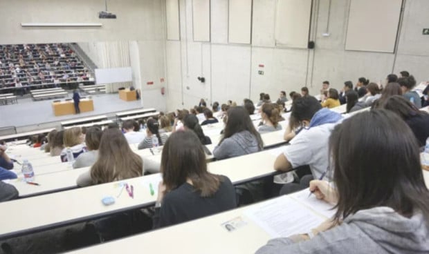 Las 24 facultades donde entrar a estudiar Enfermería es más fácil