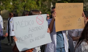 Médicos protestando contra el Estatuto Marco de Sanidad