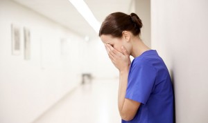 Las agresiones a enfermeras aumentan un 12,5% respecto el año anterior
