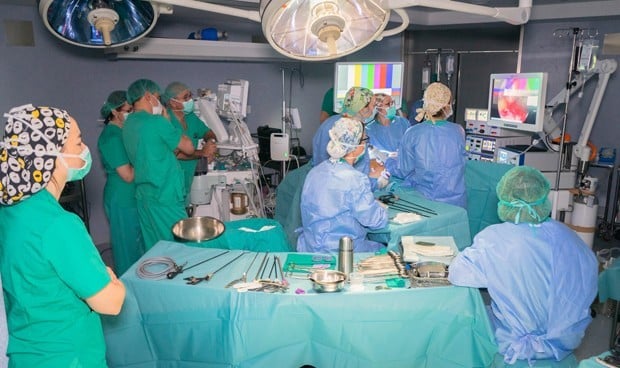 Las cirujanas jóvenes cambian el género de la Cirugía
