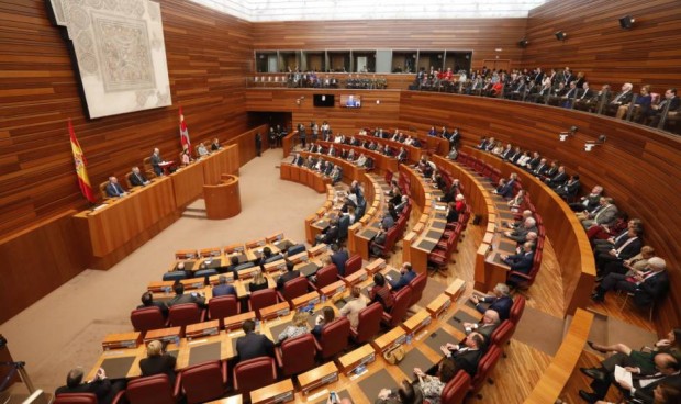 Las Cortes aprueban una moción para la mejora de la sanidad autonómica