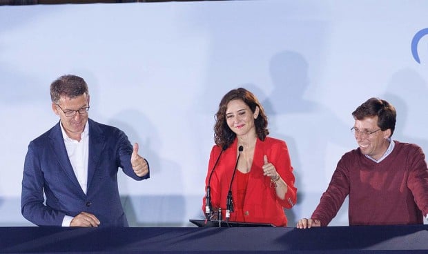 Isabel Díaz Ayuso, Alberto Núñez Feijoo y Martínez Almeida celebran el resultado del 28-M