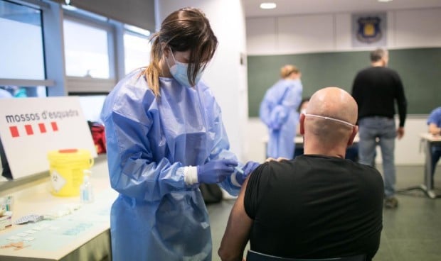 Las enfermeras catalanas se preparan para reclamar el pago por vacunar