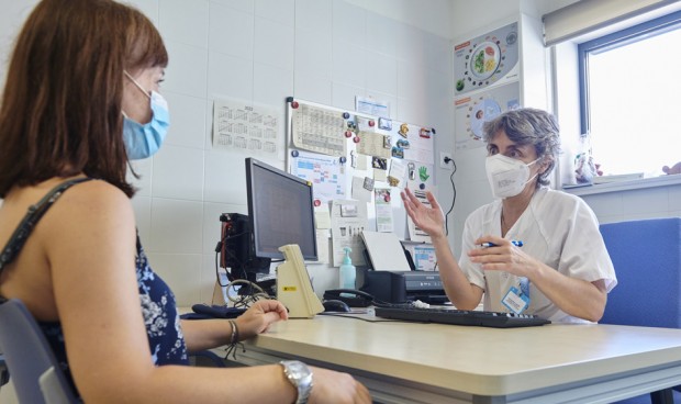 Las enfermeras catalanas ya pueden emitir recetas médicas