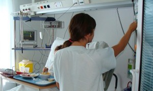 Las enfermeras duermen menos horas el día antes de una guardia