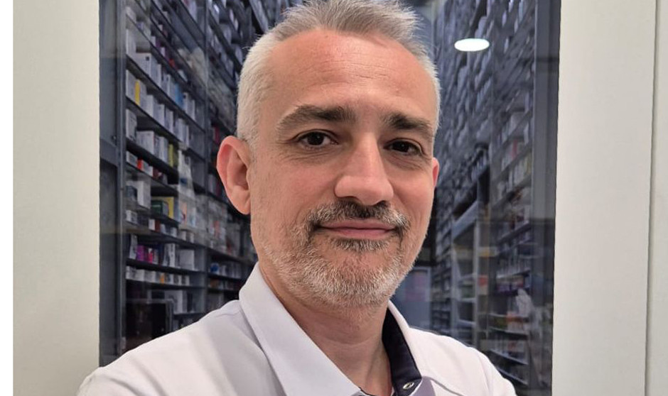 "Fue con mucha violencia": el titular de la Farmacia asaltada en Linares 