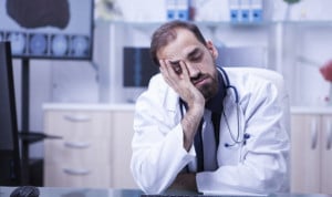 Las guardias de 24 horas te hacen 'peor médico' por sueño y desmotivación