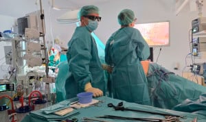 Una intervención quirúrgica en un centro sanitario español, donde crecen las listas de espera.