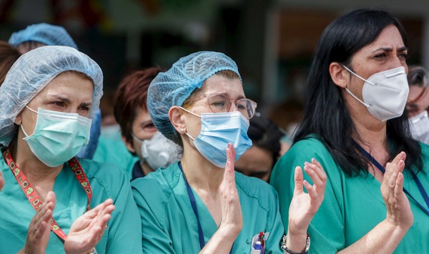 Las mujeres cobran un 20% menos que los hombres en sanidad, pese a ser más