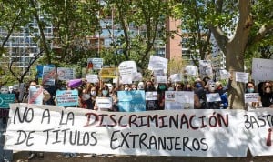 Manifestación de psicólogos extranjeros por la homologación en 2022. 