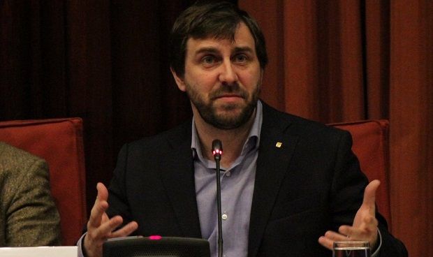 Las ONG catalanas critican los obstáculos de la sanidad universal de Comín