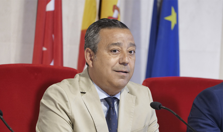  Óscar Castro, presidente del Consejo General de Dentistas, avisa de los riesgos cardiovasculares. 