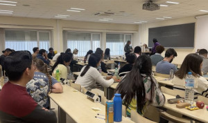 Las reglas para ir al baño en el examen MIR: con 'escolta' y turno