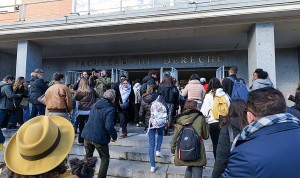 Las sonrisas nerviosas vuelven a un examen MIR cargado de tensión e ilusión