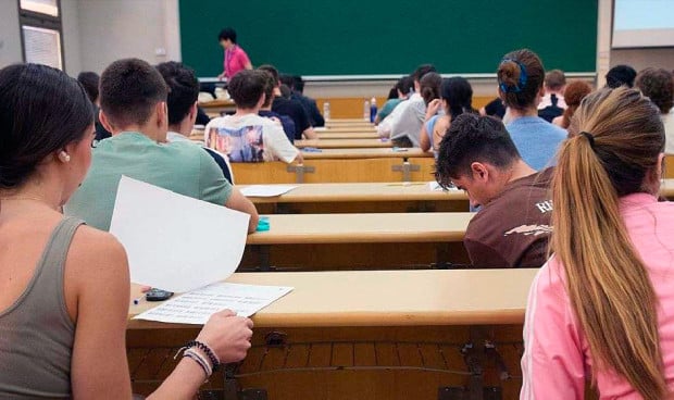 El truco de los estudiantes de Medicina para no olvidar temas: las tarjetas que son "un milagro".