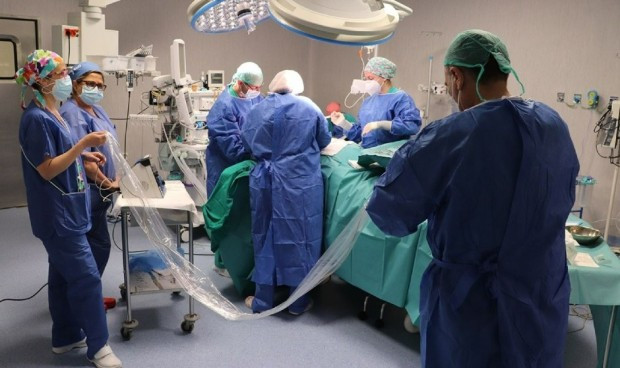 Las listas de espera caen dos días por primera vez, desde el pasado año