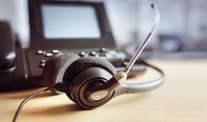 Llamo al hospital y la centralita solo habla catalán, ¿es legal?