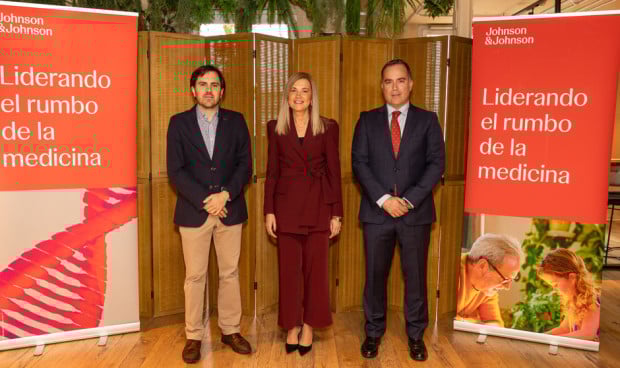 Vicente Escudero, María Victoria Mateos y David Beas hablan de la llegada a España de la CAR-T de J&J.