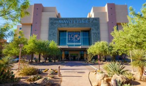 Los 7 motivos por los que un MIR debe rotar fuera de España