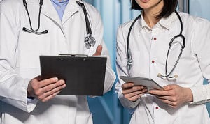  Los 8.000 MIR que llegan a una sanidad que paga un 23% menos de sueldo