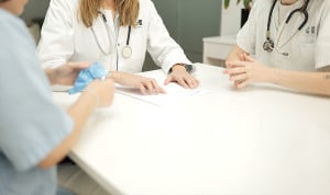 Personal sanitario que coordina. 