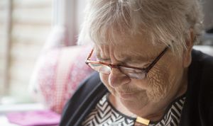 Los ancianos con somnolencia tienen más opciones de padecer alzhéimer