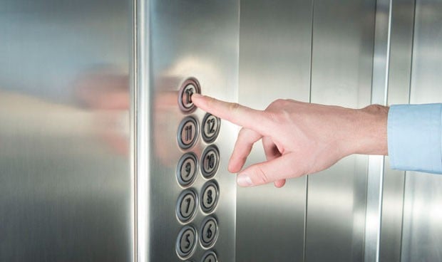 Los ascensores de los hospitales, mayor fuente de bacterias que los baños