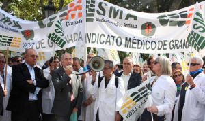 Los Colegios médicos españoles se suman a la manifestación general del 21M