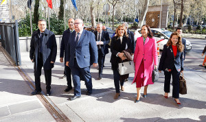Los consejeros del PP piden que Mónica García dimita por la huelga médica