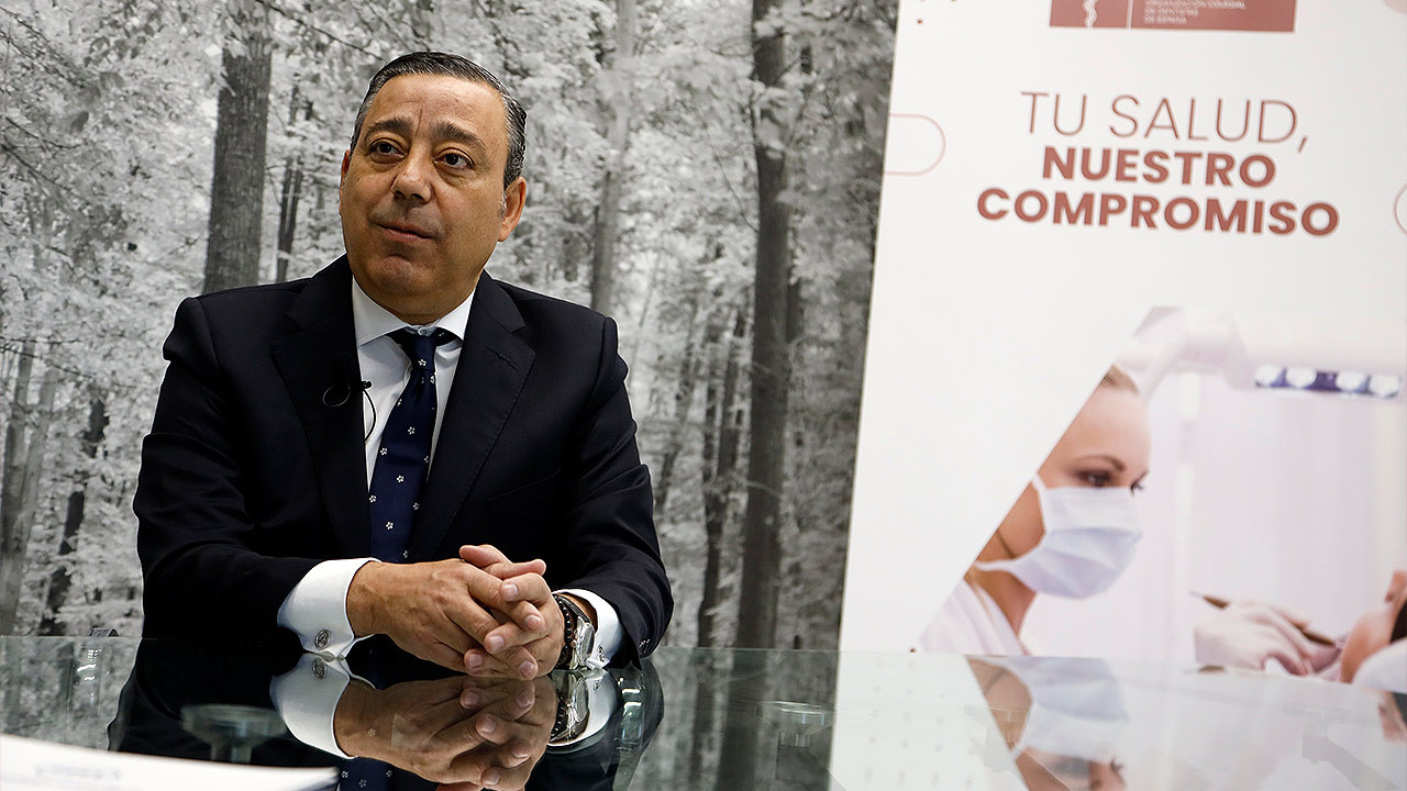  Óscar Castro, presidente del Consejo General de Dentistas. Plantea los tres motivos por los que deberían integrar esta nueva categoría profesional