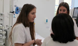 La falta de tiempo con los pacientes es uno de los factores que más decepcionan a las enfermeras su primer año laboral.