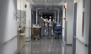 Los dos imprescindibles para empezar a ejercer como médico: "Respeta"