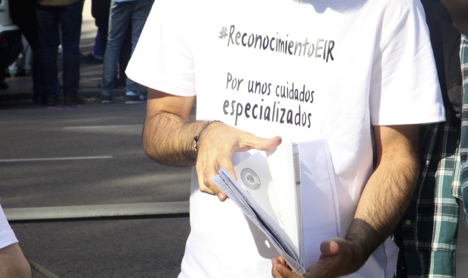 Mensaje reivindicativo en una protesta para la mejora de las condiciones los EIR.