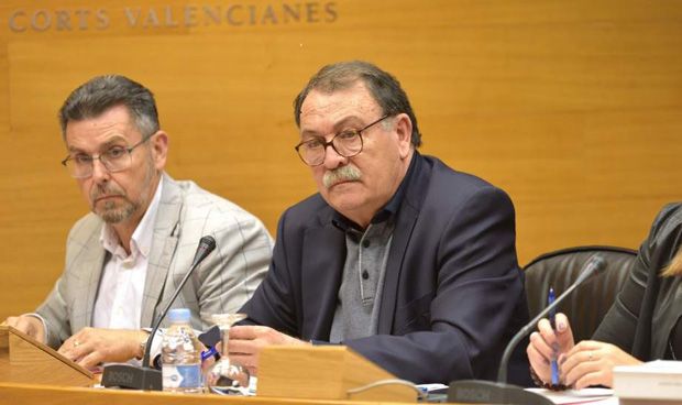 Los empleados de Alzira: "Trabajamos más horas, pero también ganamos más"