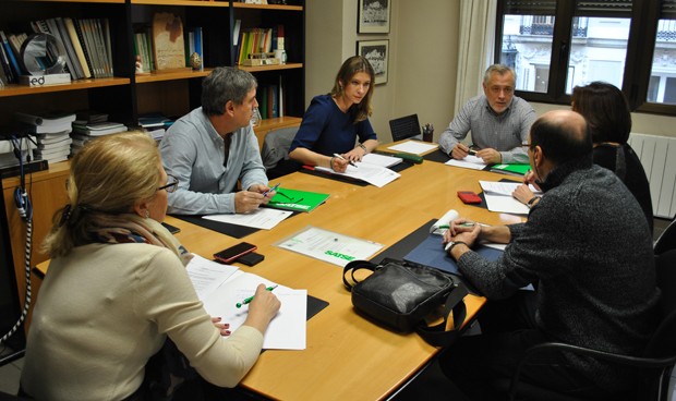 Los enfermeros preparan una primera demostración de fuerza ante Montserrat