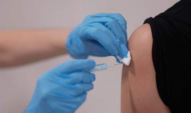 Los españoles confían más en la vacuna Covid que los franceses y alemanes