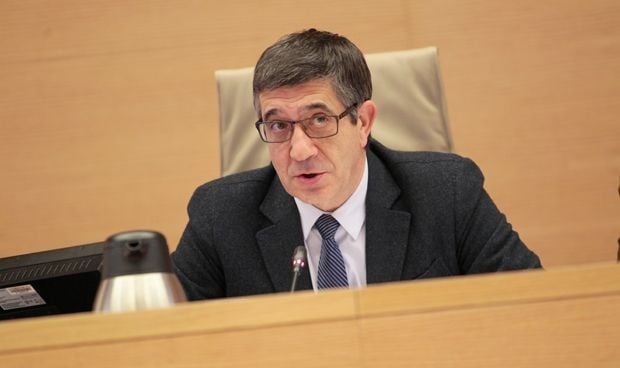Los españoles proponen al Congreso dar plaza fija a los interinos del SNS