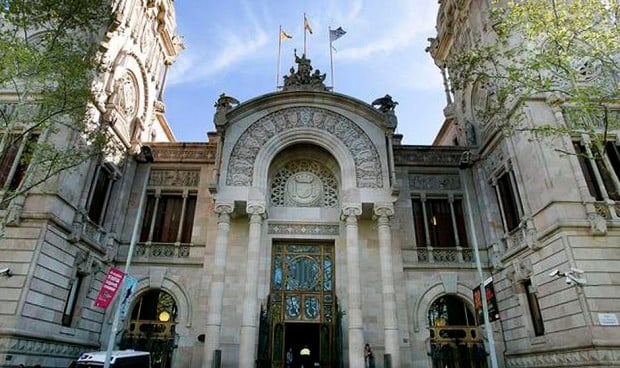 El TSJC repone la paga extra de primavera a los farmacéuticos de Barcelona