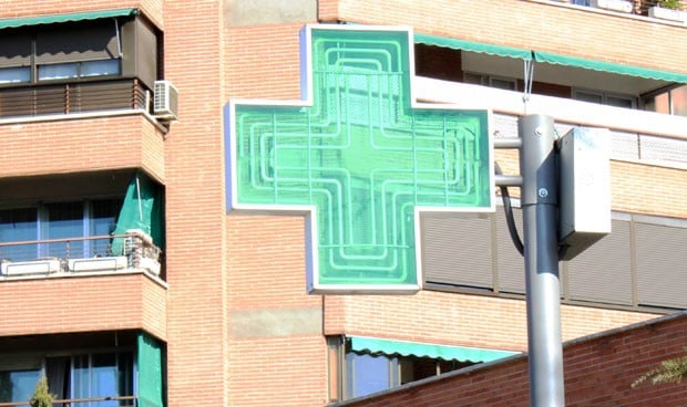 Los farmacéuticos miran 'de reojo' a la posible subasta nacional