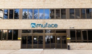 Muface permite elegir entre asistencia sanitaria pública y concertada. ¿Qué les lleva a los mutualistas a elegir a cada una de las opciones?